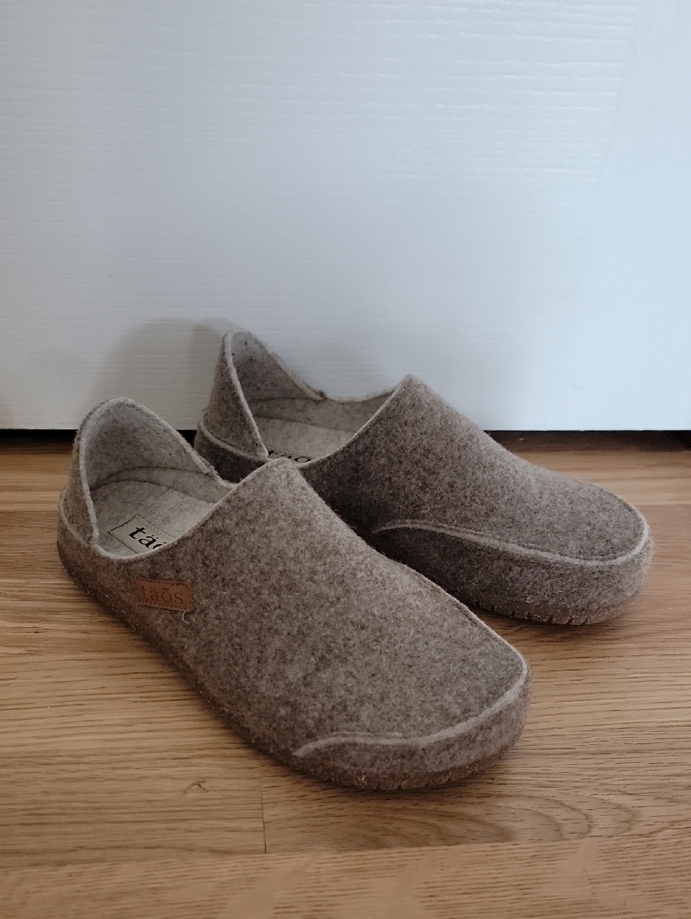 Taos Woolly Women 7.5 Brown Gray Wool Felt Arch Support Slip On Comfort Shoes